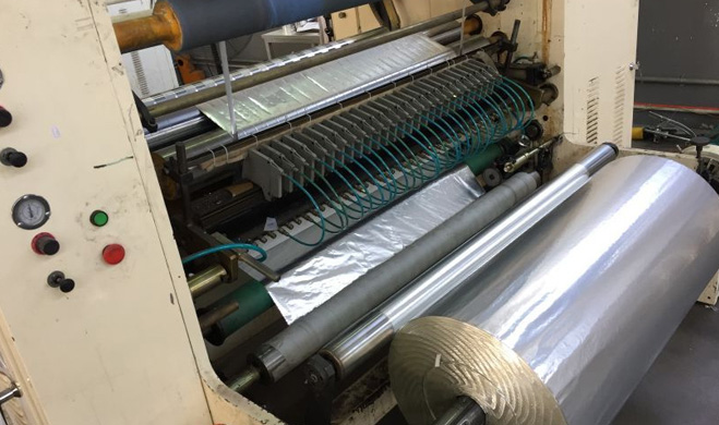 Proceso de producción de cinta de papel de aluminio laminado