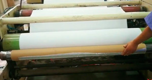 Rebobinado/desenrollado de troncos de papel de aluminio